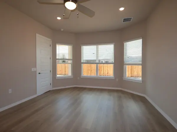 326 Callahan LOOP, Buda, TX 78610