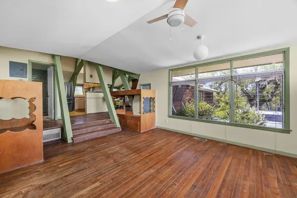 301 Yonder DR, Spicewood, TX 78669