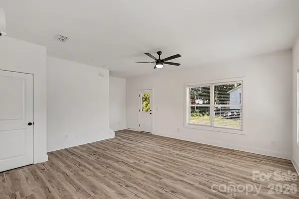 1179 Lauren Marie CT, Gastonia, NC 28052