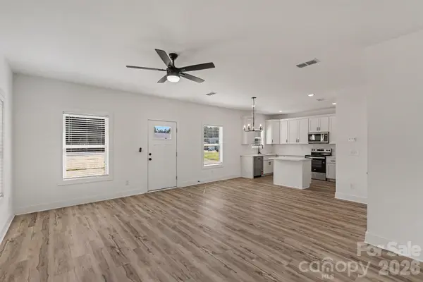 1179 Lauren Marie CT, Gastonia, NC 28052