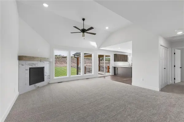 515 Skyview LN, Liberty, MO 64068
