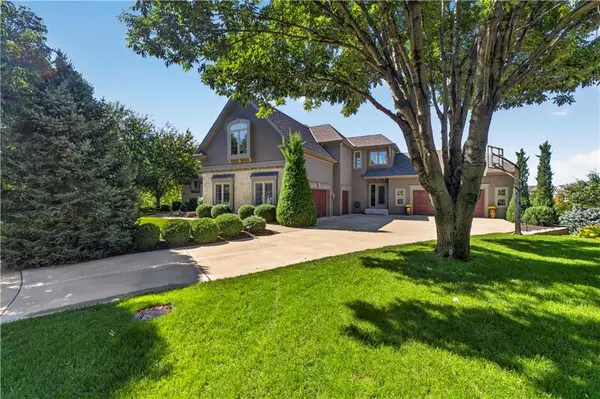 13816 Horton DR, Overland Park, KS 66223