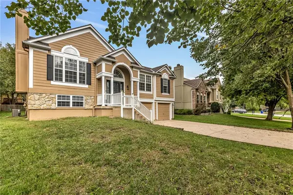 15672 S Blackfoot ST, Olathe, KS 66062