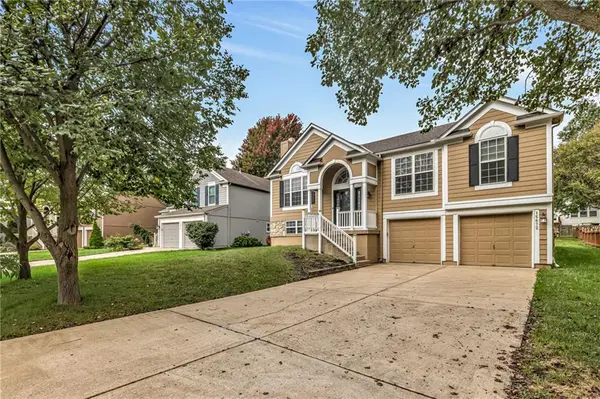 15672 S Blackfoot ST, Olathe, KS 66062
