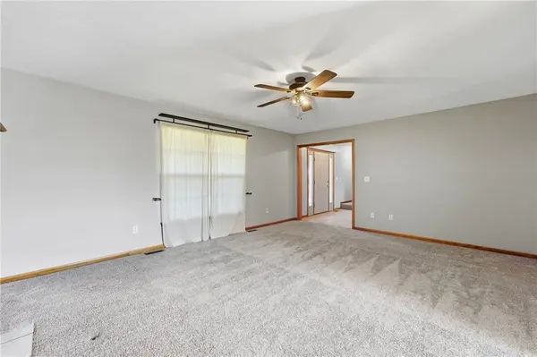 9101 NE 109th TER, Kansas City, MO 64157