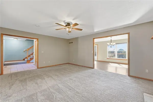 9101 NE 109th TER, Kansas City, MO 64157