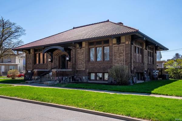 124 E Rush ST, Kendallville, IN 46755