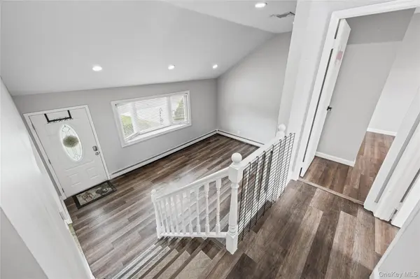 78 Circle DR, Patchogue, NY 11772