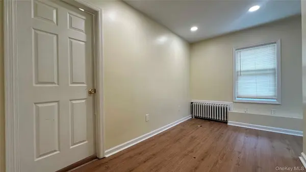 22 Ford ST #2, Glen Cove, NY 11542