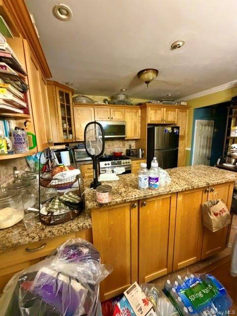 4775 Barnes AVE, Bronx, NY 10470