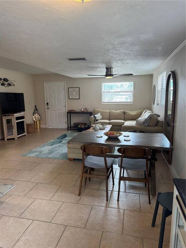 834 E 25TH AVE, New Smyrna Beach, FL 32169