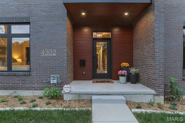 4302 Arsenal ST, St Louis, MO 63116