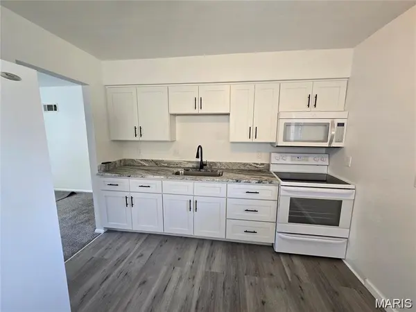 9915 Erie DR, St Louis, MO 63125