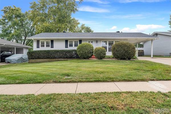 1470 Lindsay LN, Florissant, MO 63031