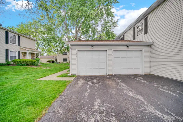 1193 E Barberry LN #B, Palatine, IL 60074