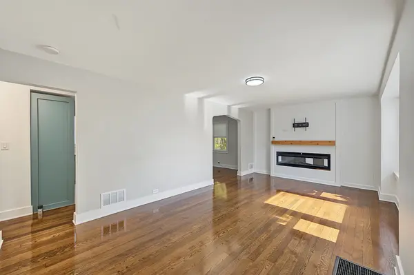 2042 W 76th ST, Chicago, IL 60620