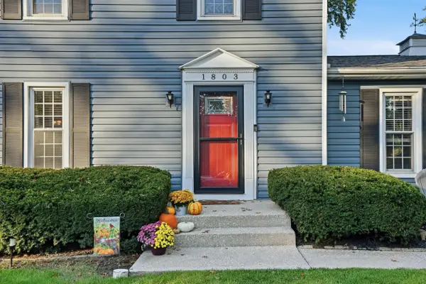 1803 Mccord RD, Valparaiso, IN 46383