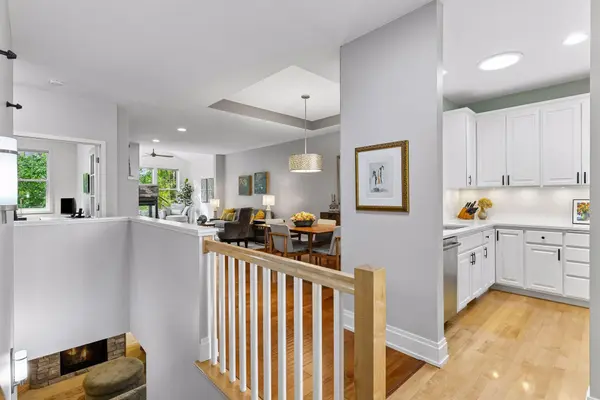 18920 Dorenkemper PL, Eden Prairie, MN 55347