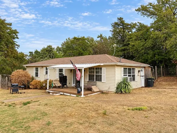 21605 E Eighth ST, Hinton, OK 73047