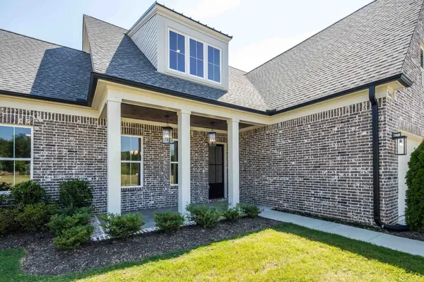 5046 JON OAK CV, Arlington, TN 38002