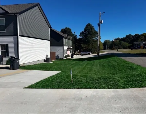 1580 Thompsonville Ln, Oak Grove, KY 42262