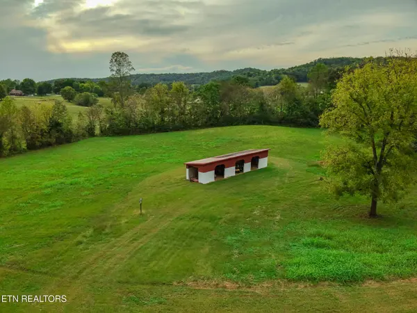 2799 Doran Rd, Sparta, TN 38583