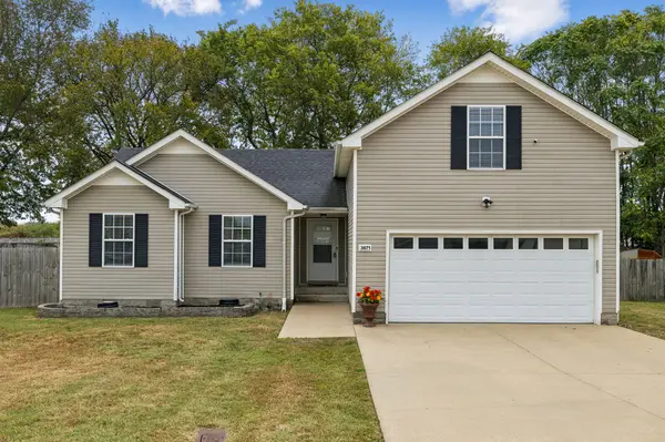3871 Mackenzie Dr, Clarksville, TN 37042