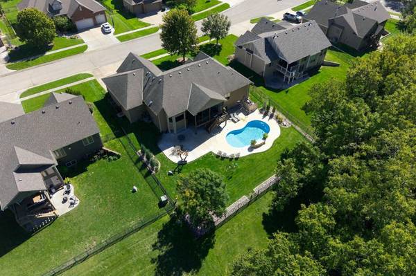 2301 N Rough Creek Rd, Derby, KS 67037