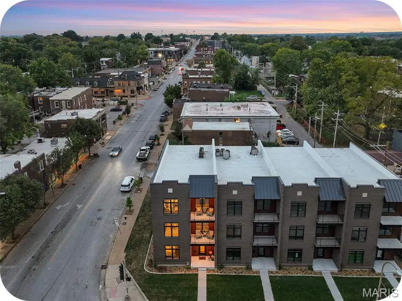 4302 Arsenal ST, St Louis, MO 63116