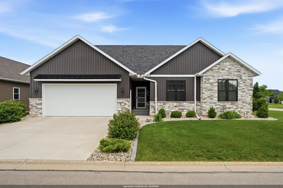 901 CLOVER CT, Menasha, WI 54952
