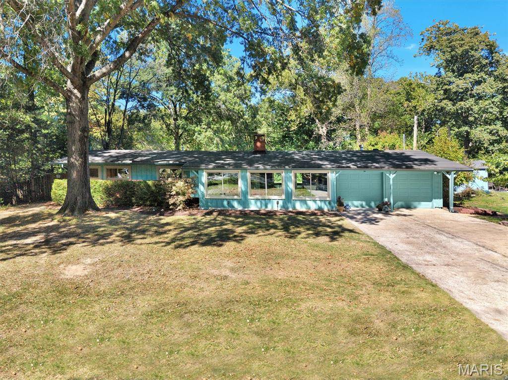 161 Horseshoe DR, Kirkwood, MO 63122