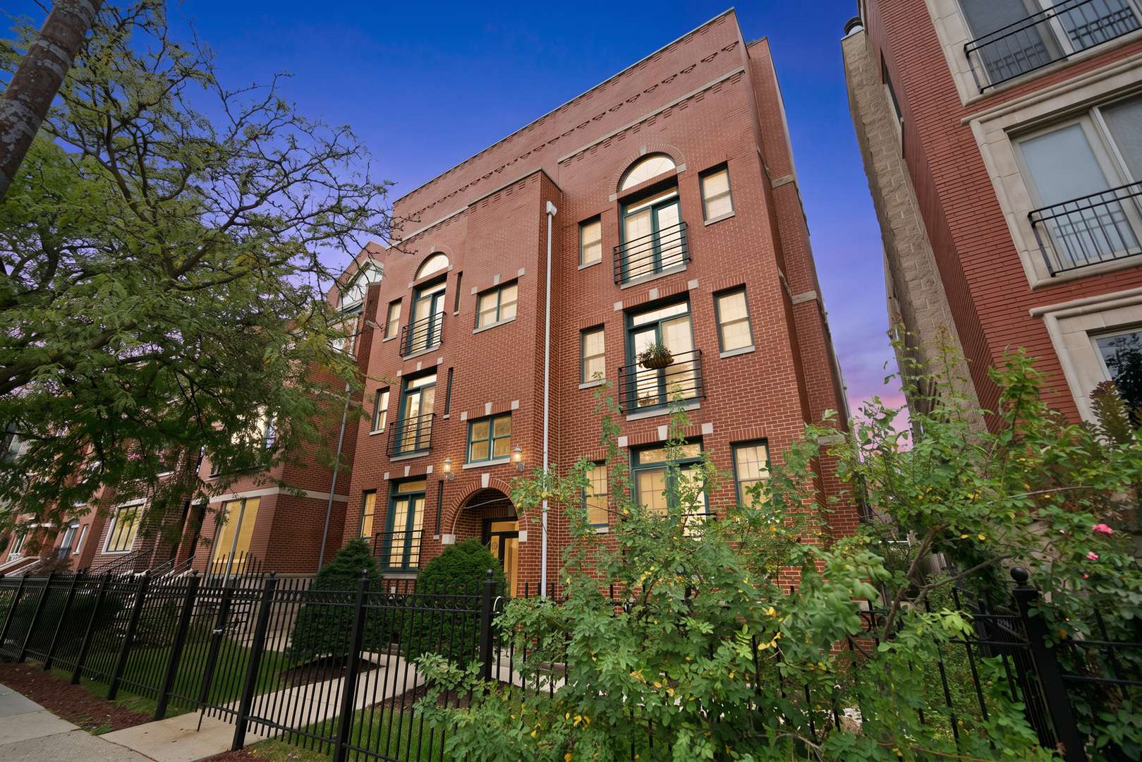 1916 W Belmont AVE #3W, Chicago, IL 60657