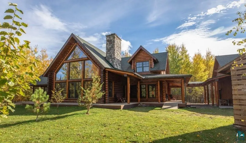 48 Wolf Point Tr, Grand Marais, MN 55604