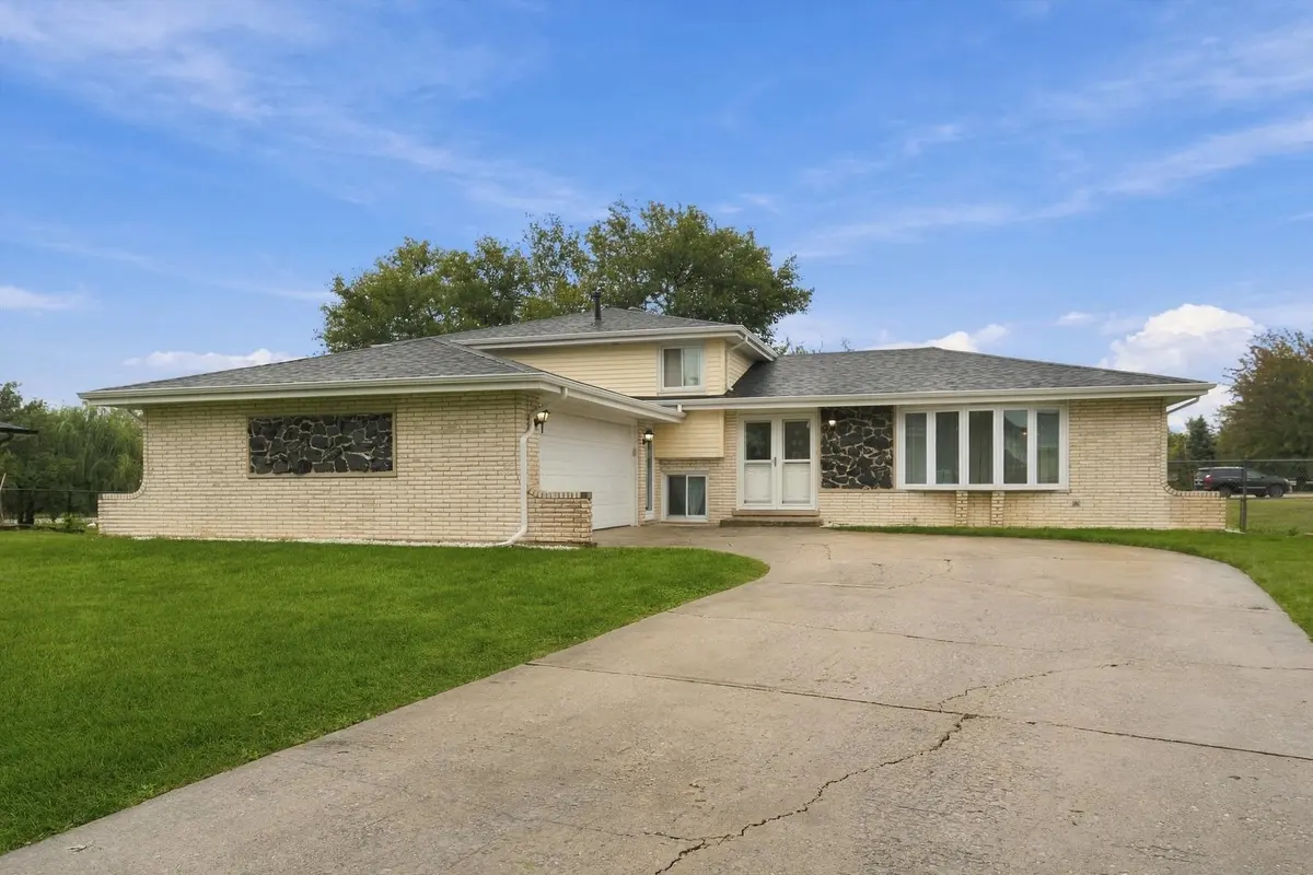 12025 Winchester RD, Orland Park, IL 60467