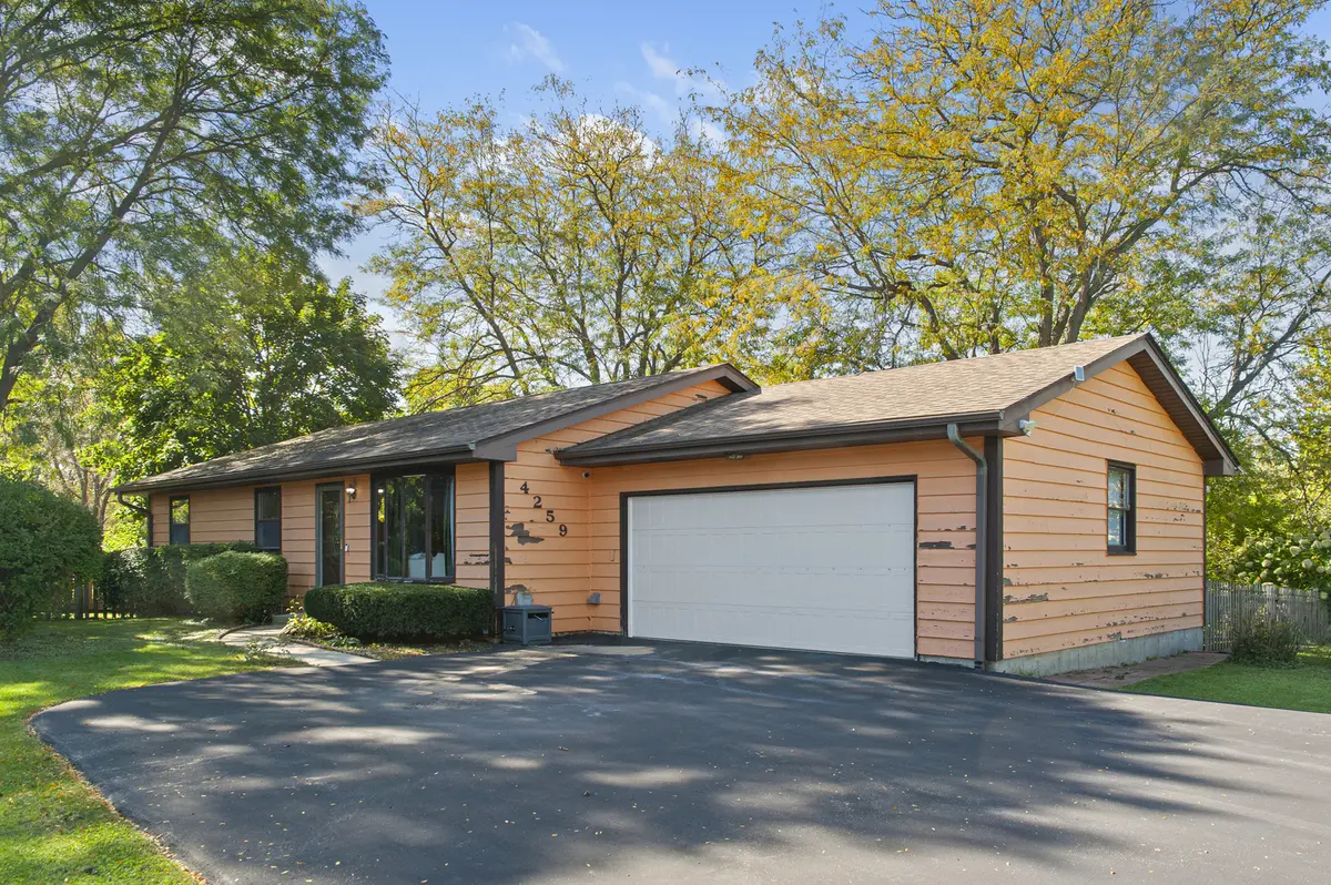 4259 LAKE PARK AVE, Gurnee, IL 60031