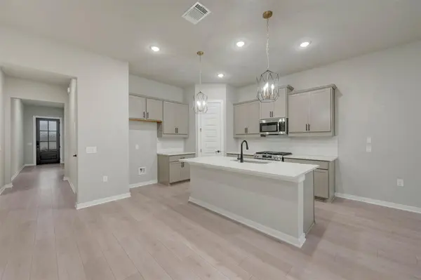 275 Callahan LOOP, Buda, TX 78610