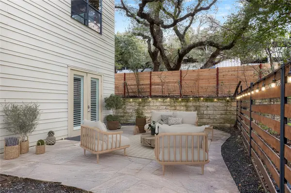 707 Cardinal LN #E2, Austin, TX 78704