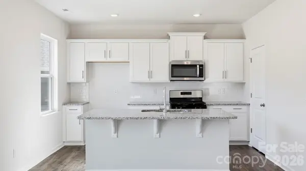 20 Ridgehaven DR, Waynesville, NC 28786