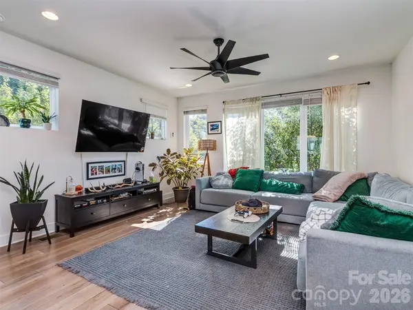 1919 W Trade ST, Charlotte, NC 28216
