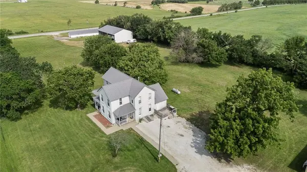 2116 31 HWY, Waverly, KS 66871