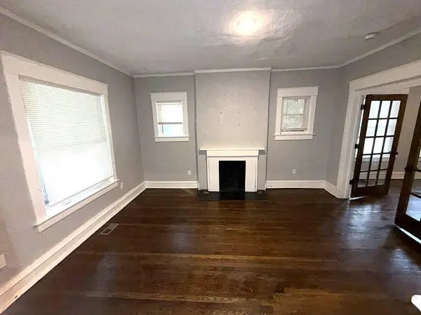 3249 E 28th ST, Kansas City, MO 64128
