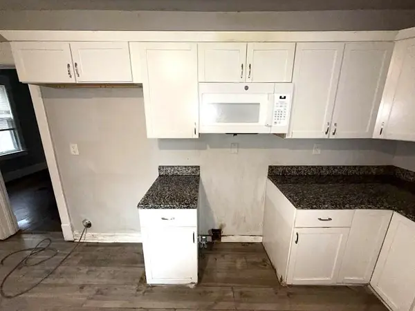 3249 E 28th ST, Kansas City, MO 64128