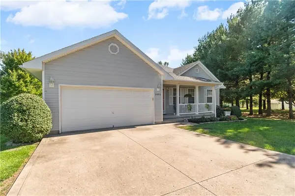 1402 Sam Den CIR, Cameron, MO 64429