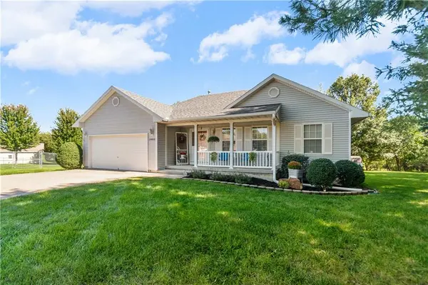 1402 Sam Den CIR, Cameron, MO 64429
