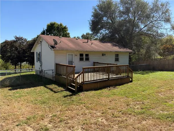 807 S 23rd TER, Lexington, MO 64067