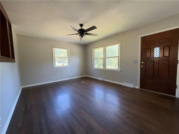 807 S 23rd TER, Lexington, MO 64067
