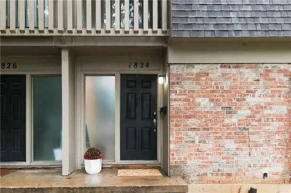 1824 E 97th ST, Kansas City, MO 64131