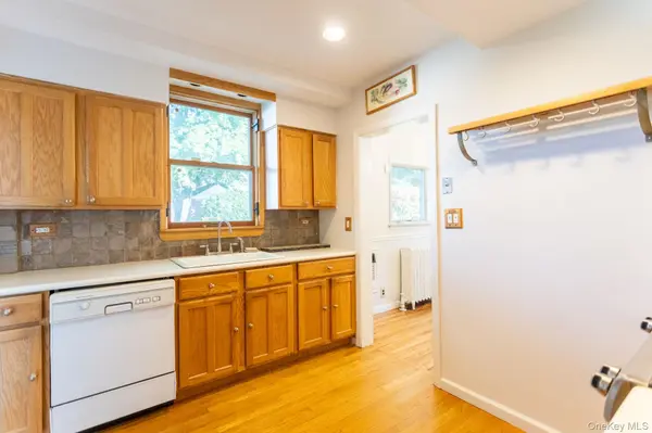 80-17 211th ST, Hollis Hills, NY 11427
