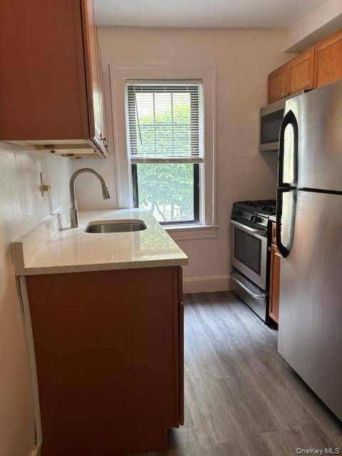 40 Oakwood RD #1S, Huntington, NY 11743