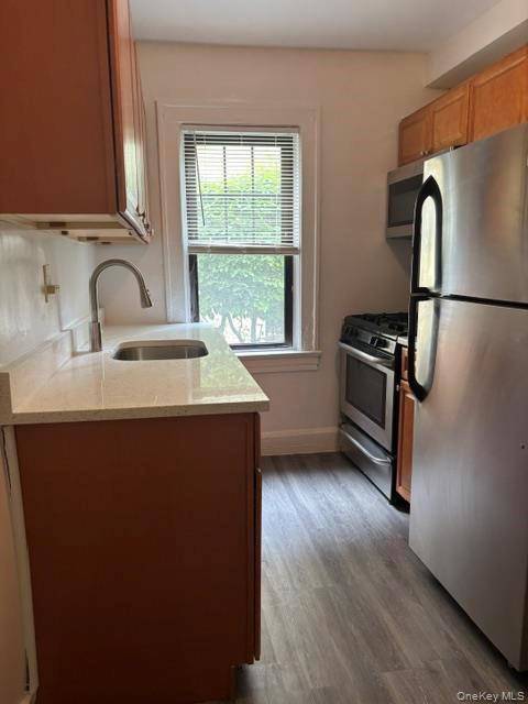 40 Oakwood RD #1S, Huntington, NY 11743